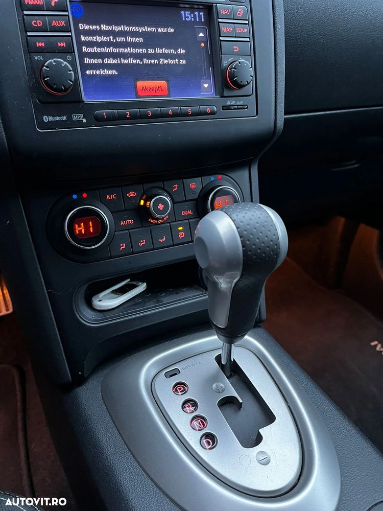 Nissan Qashqai 2.0 dCi DPF 4x4 Aut acenta - 28