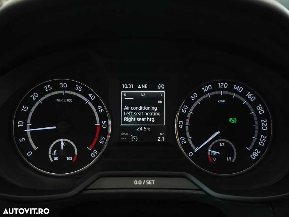 Skoda Octavia 2.0 TDI DSG RS - 29