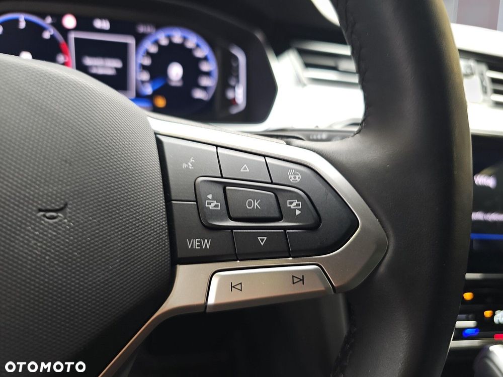 Volkswagen Passat - 16