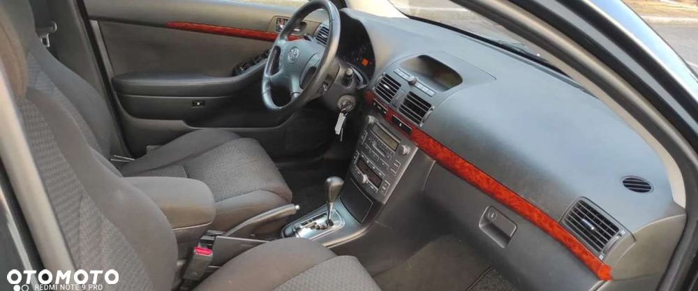 Toyota Avensis - 23