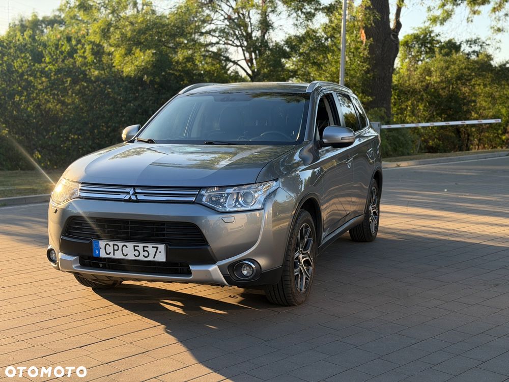 Mitsubishi Outlander Instyle NAVI + - 6