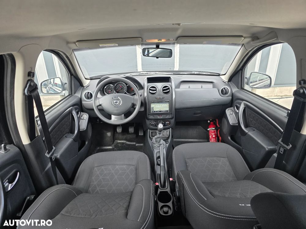 Dacia Duster dCi 90 FAP 4x2 Ambiance - 8