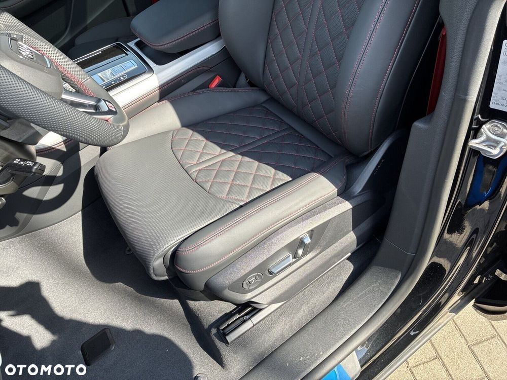 Audi Q8 - 12