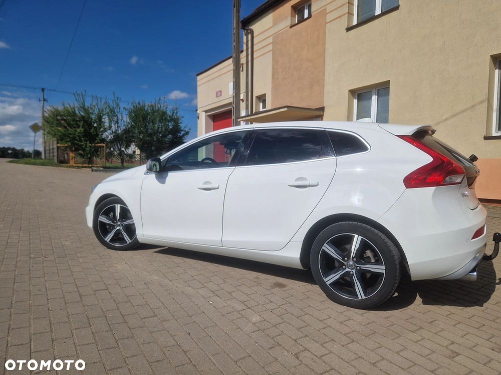 Volvo V40 D3 Geartronic RDesign - 16
