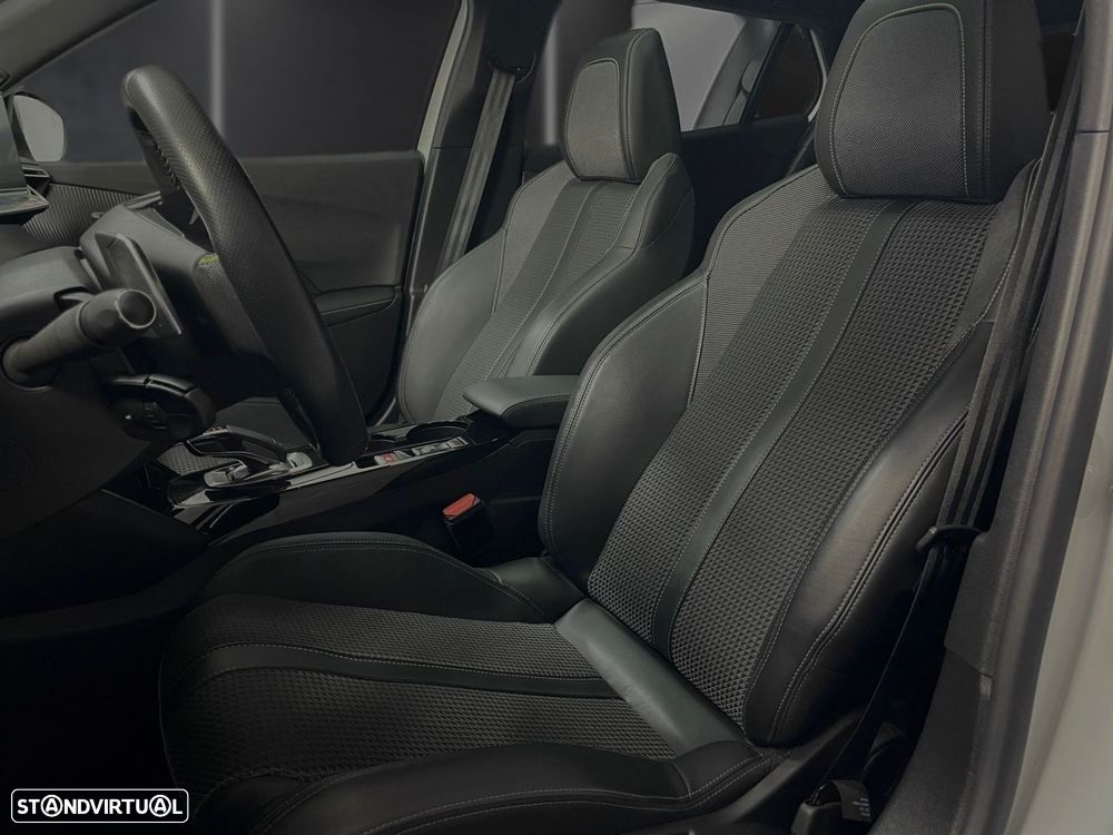 Peugeot 2008 1.2 PureTech GT Line EAT8 - 28