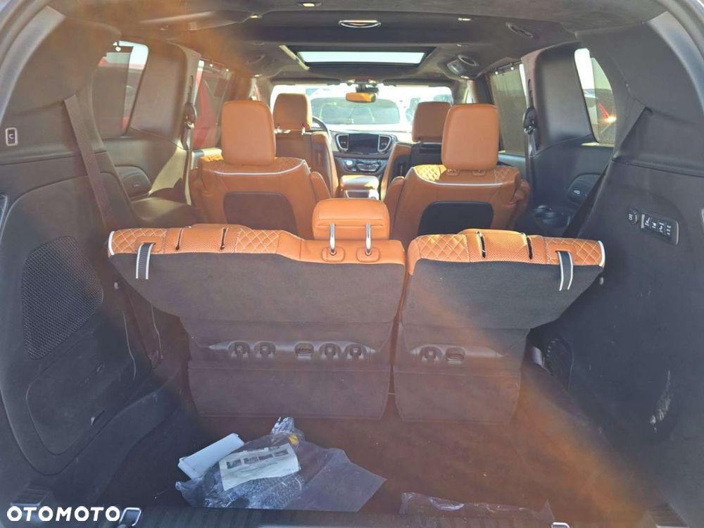 Chrysler Pacifica - 6