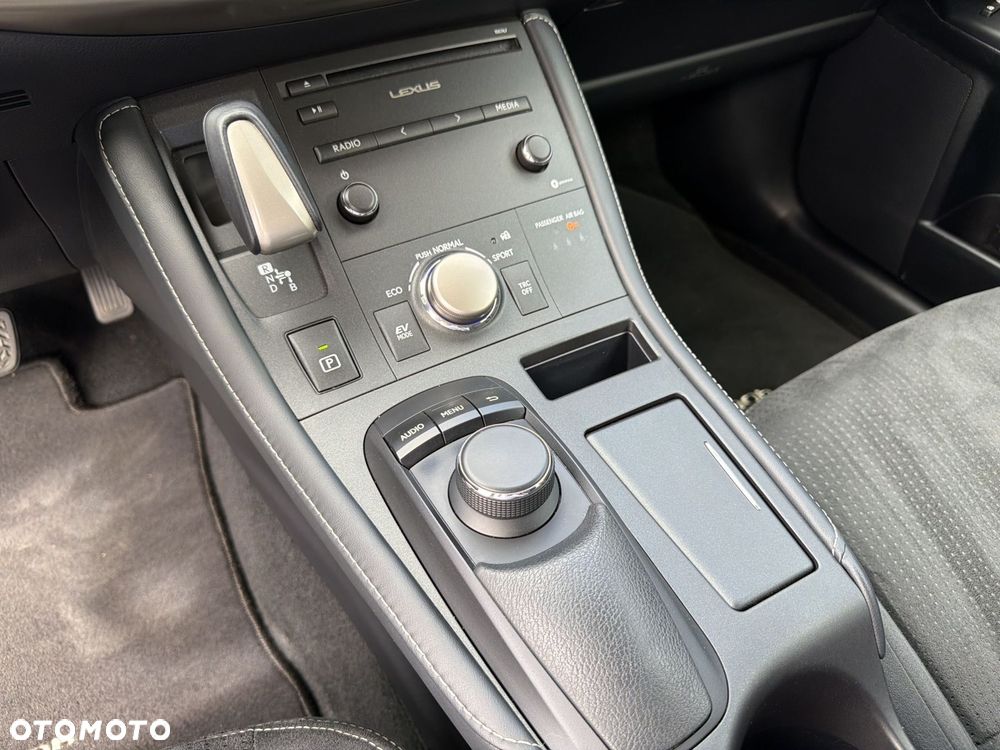 Lexus CT - 24