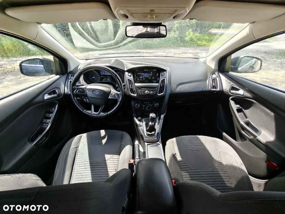 Ford Focus 1.5 EcoBoost STart-Stopp-System TITANIUM - 12