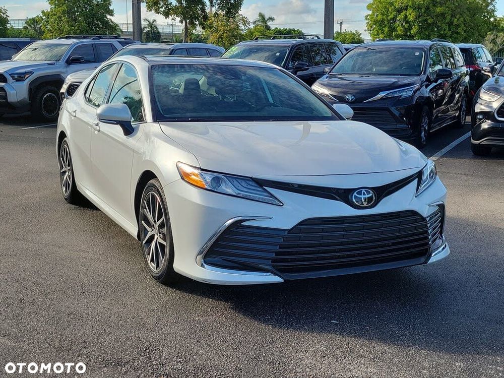 Toyota Camry Executive - 2