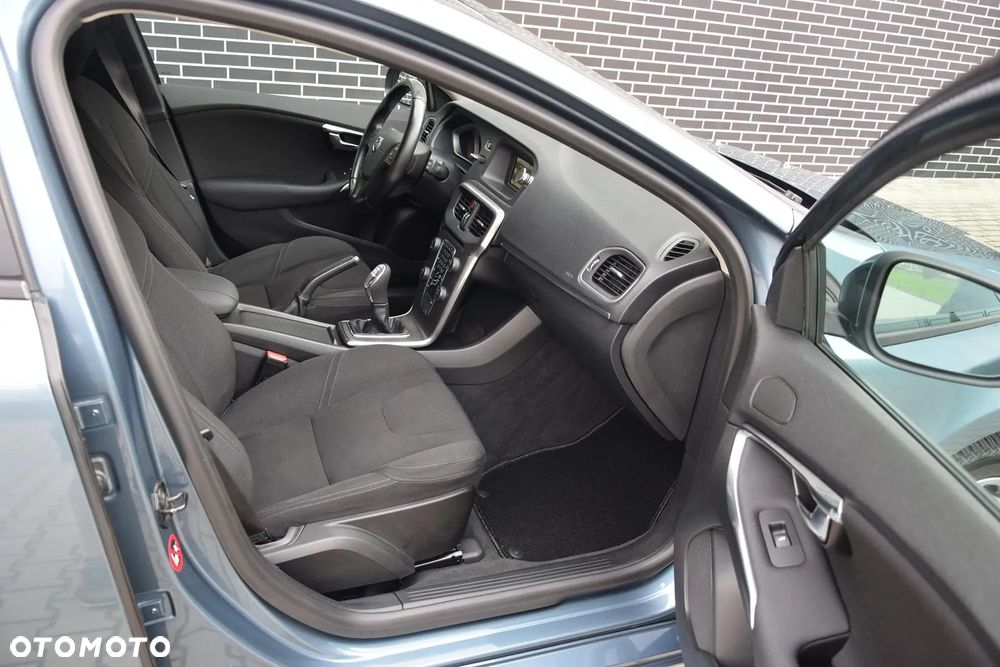 Volvo V40 D3 Summum - 9