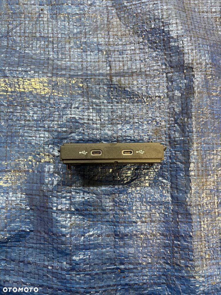 VW Skoda Audi port usb typ C 5NA035700
