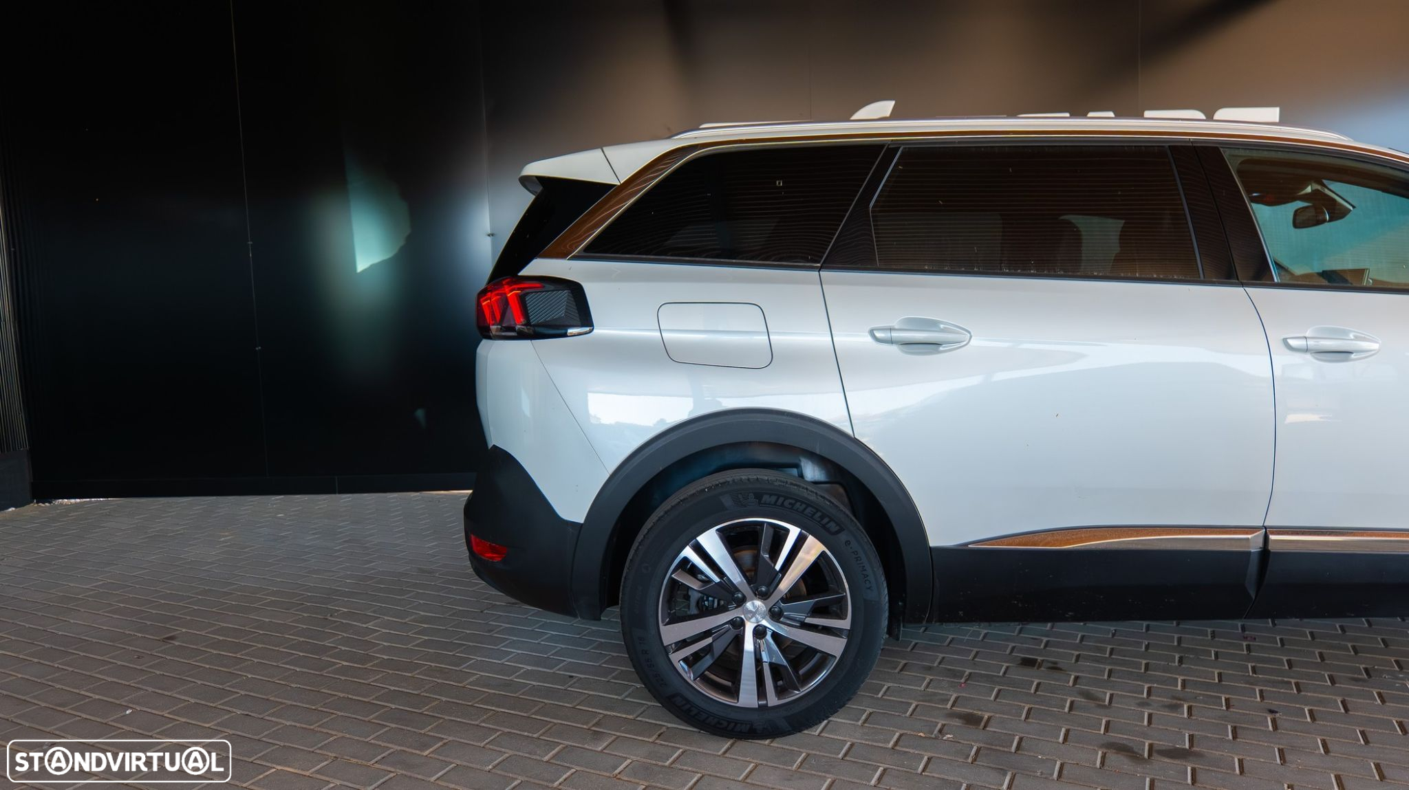 Peugeot 5008 1.2 PureTech Allure Pack EAT8 - 4