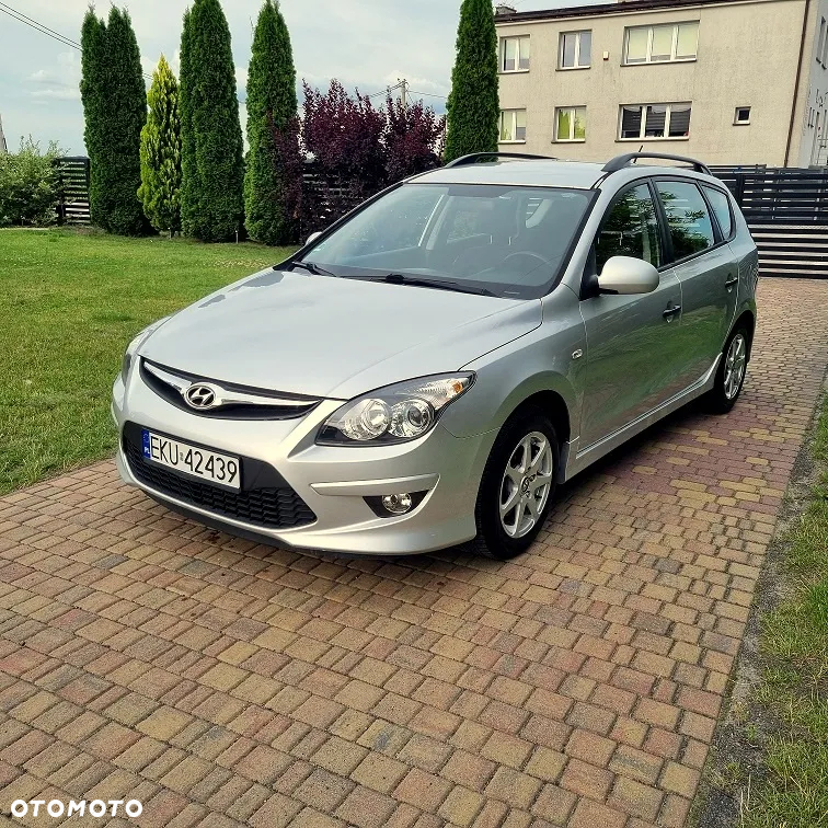 Hyundai i30 1.4 Base + - 4