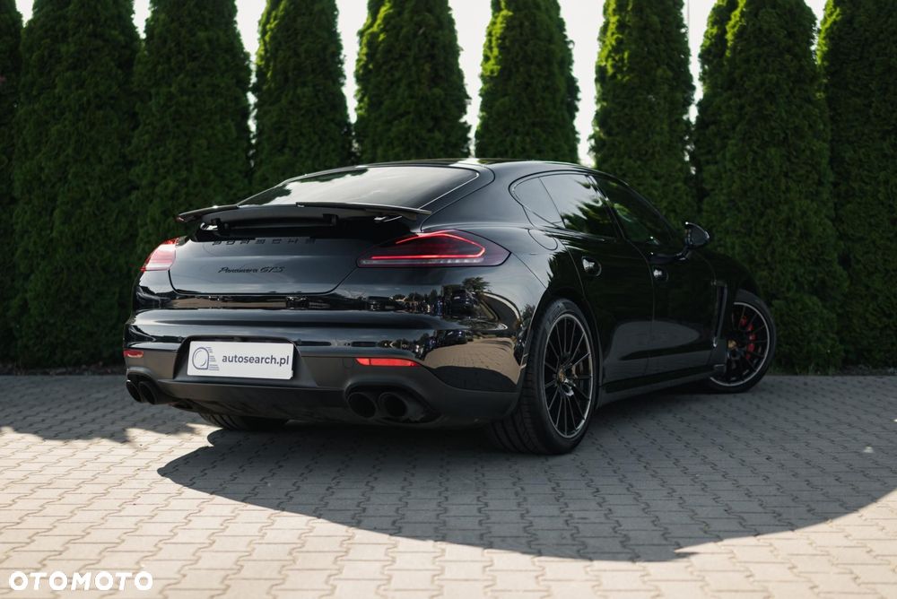 Porsche Panamera - 4