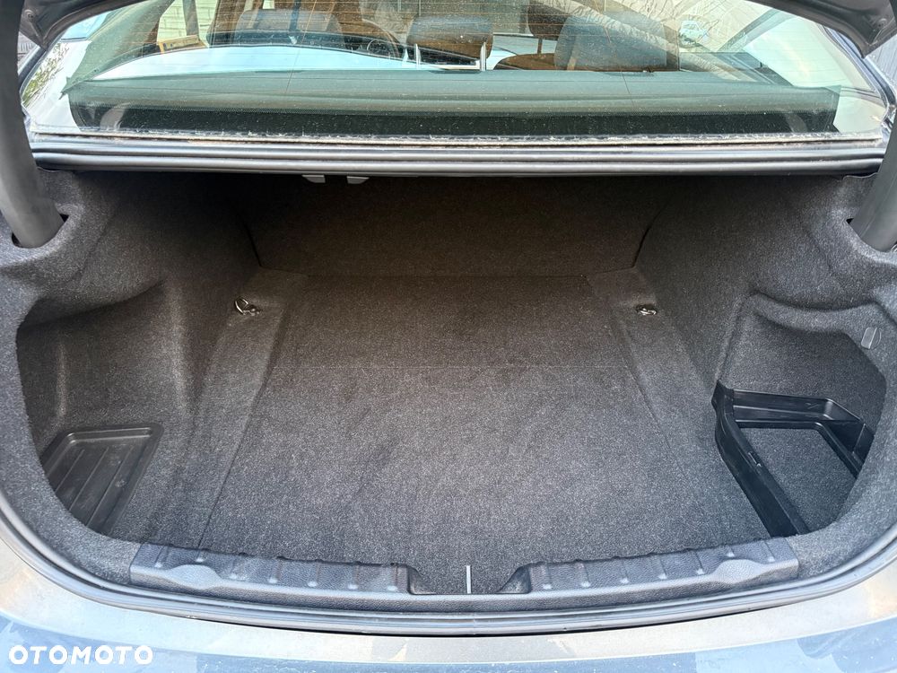 BMW Seria 3 320i - 13