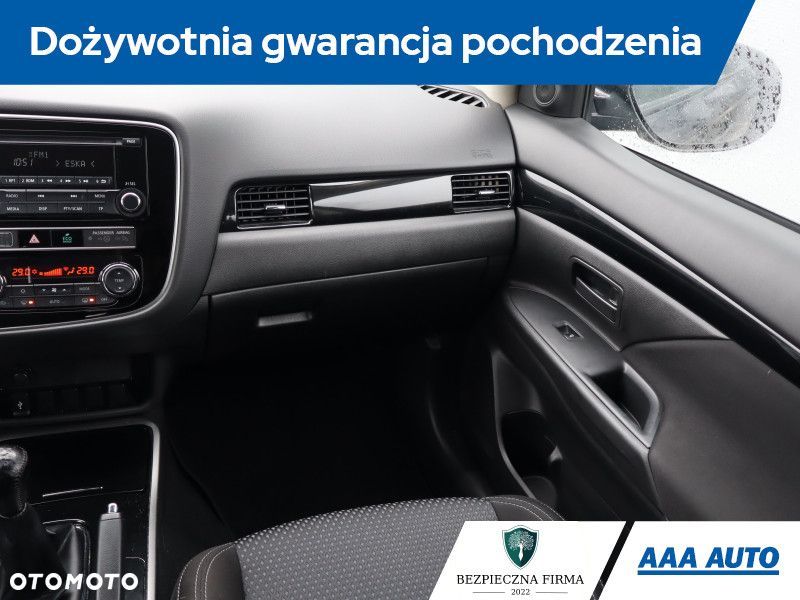 Mitsubishi Outlander - 10