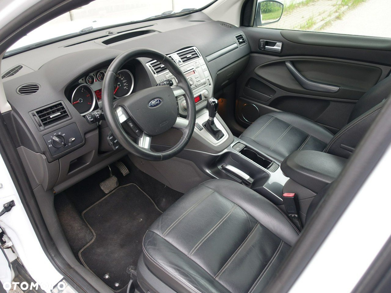 Ford Kuga - 11