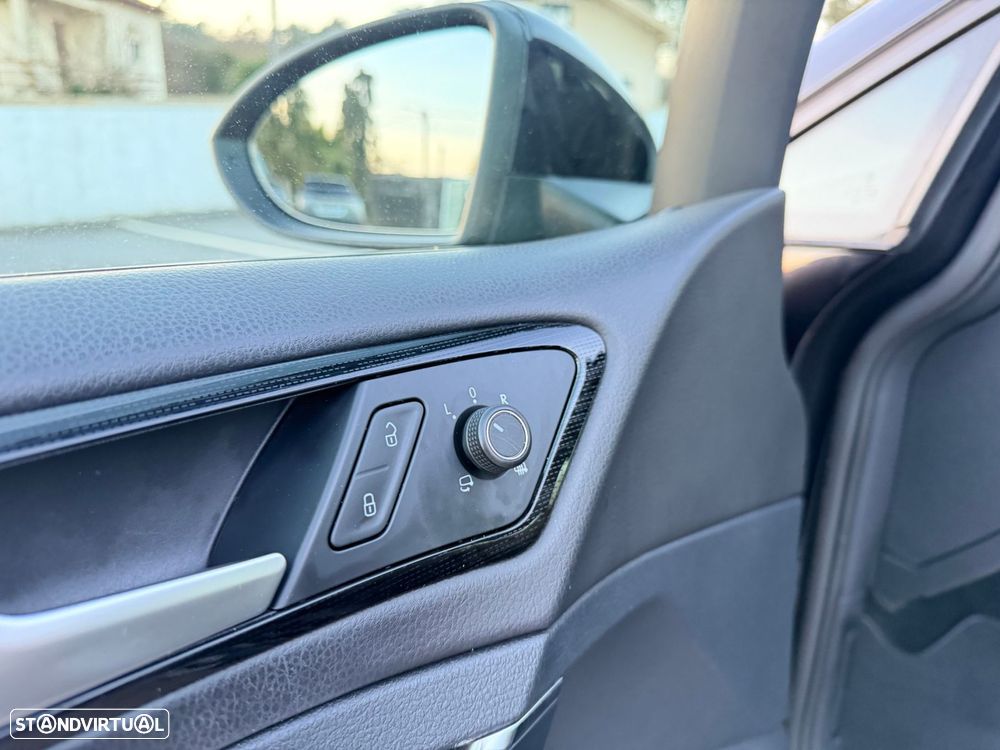 VW Golf Variant 1.6 TDi R-Line - 28