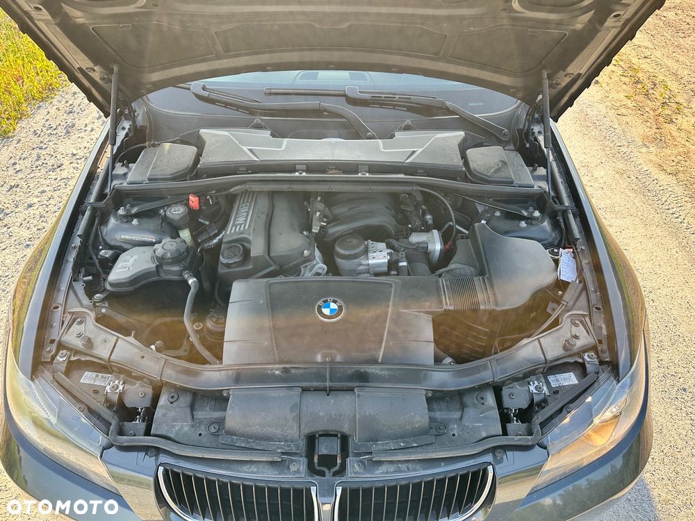 BMW Seria 3 318i - 8