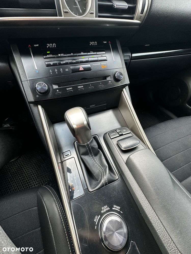 Lexus IS 250 Elegance - 24