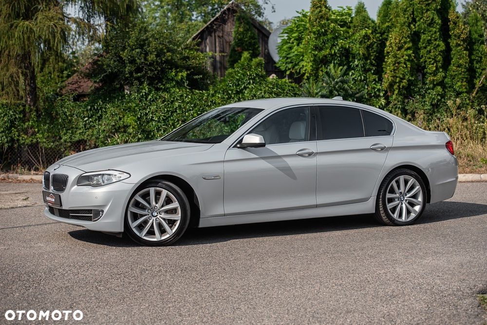 BMW Seria 5 535i xDrive Sport-Aut Luxury Line - 7