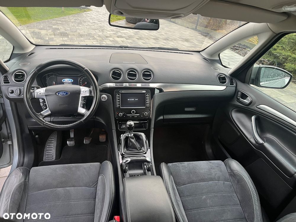 Ford S-Max - 8