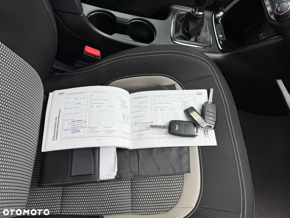 Kia Ceed 1.6 CRDi 136 ISG SW Spirit - 16