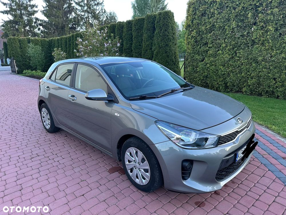 Kia Rio 1.2 L - 1