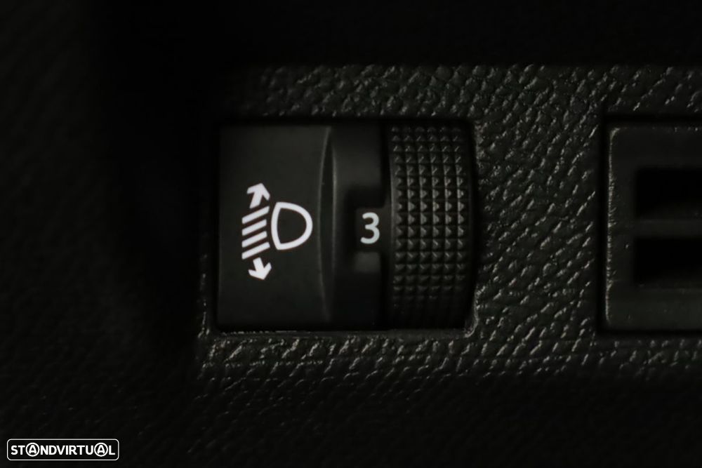 Peugeot 5008 1.2 Hybrid Allure e-DCS6 - 18