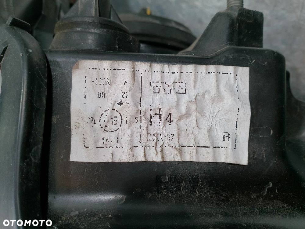 LAMPA PRZÓD PRAWA NISSAN MICRA K12 ( 02-10 ) - 4