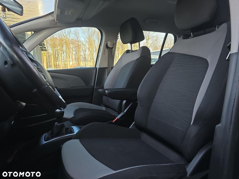 Citroën C4 Picasso 1.6 e-HDi Intensive - 19