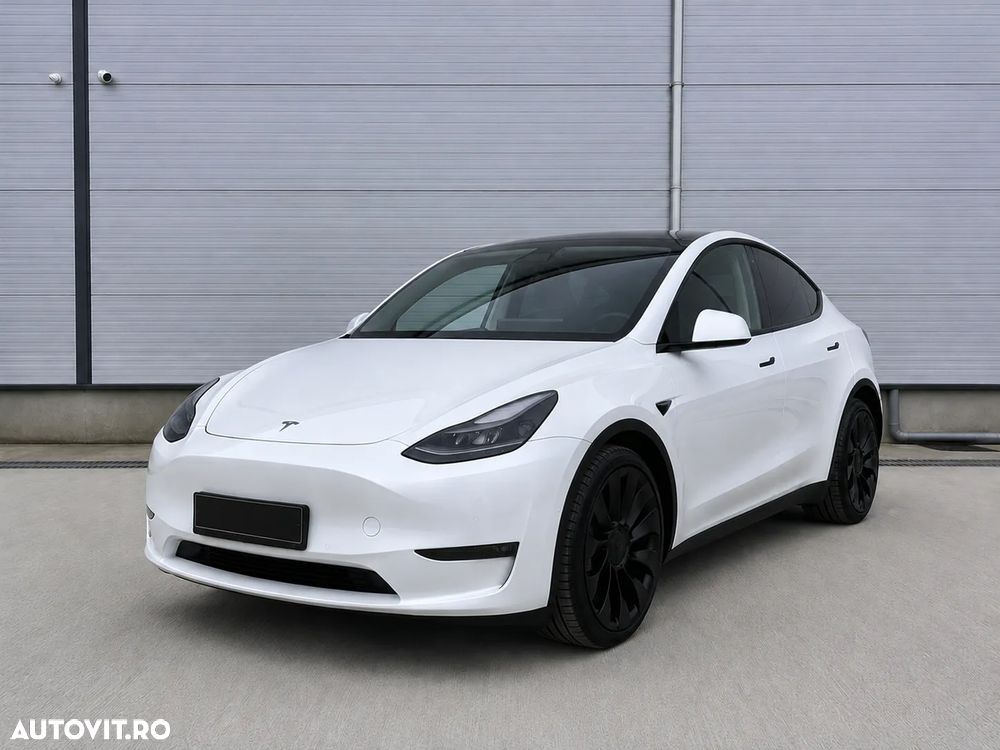 Tesla Model Y - 1