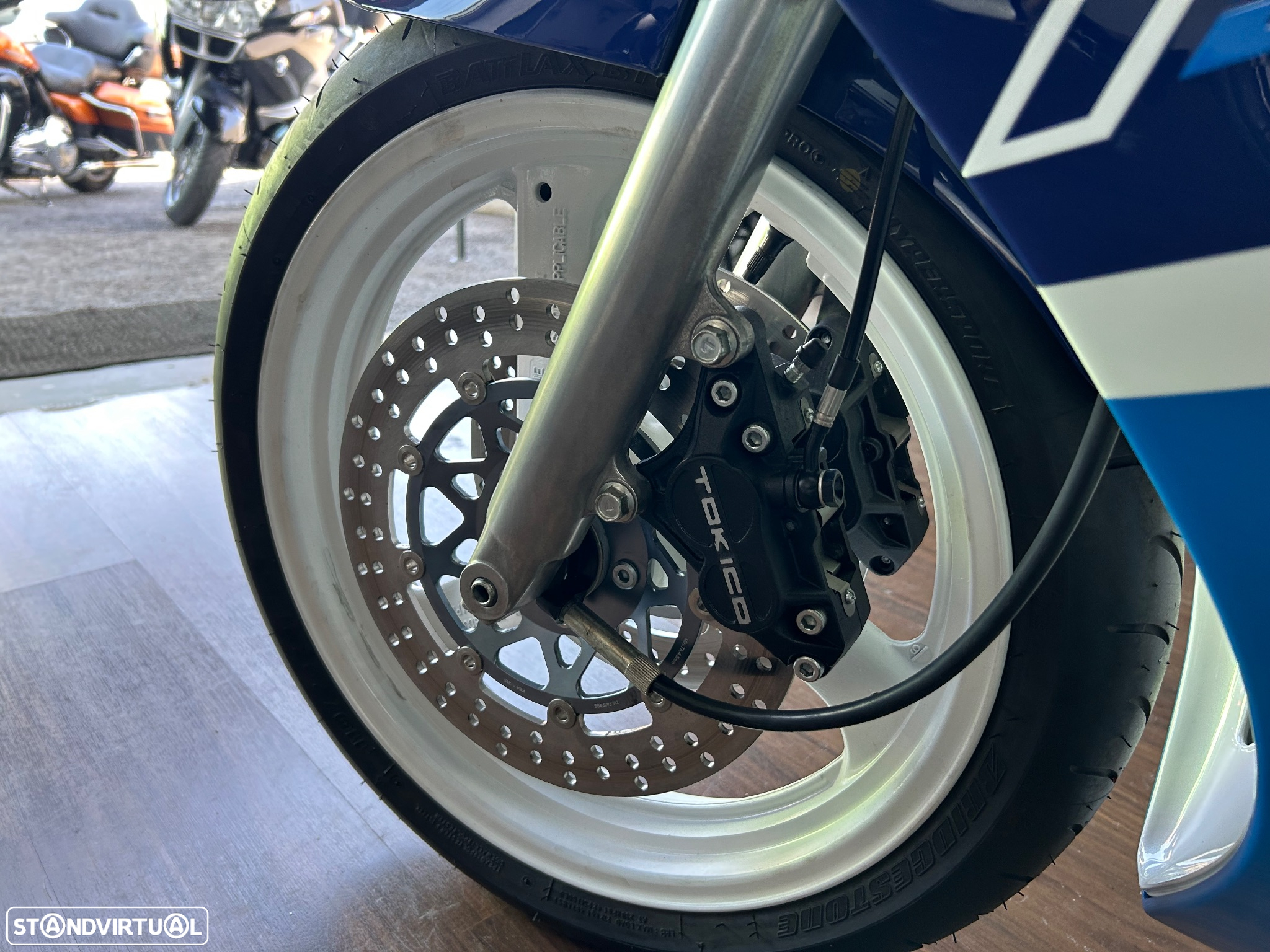 Suzuki RGV 250 VJ 21 - 14