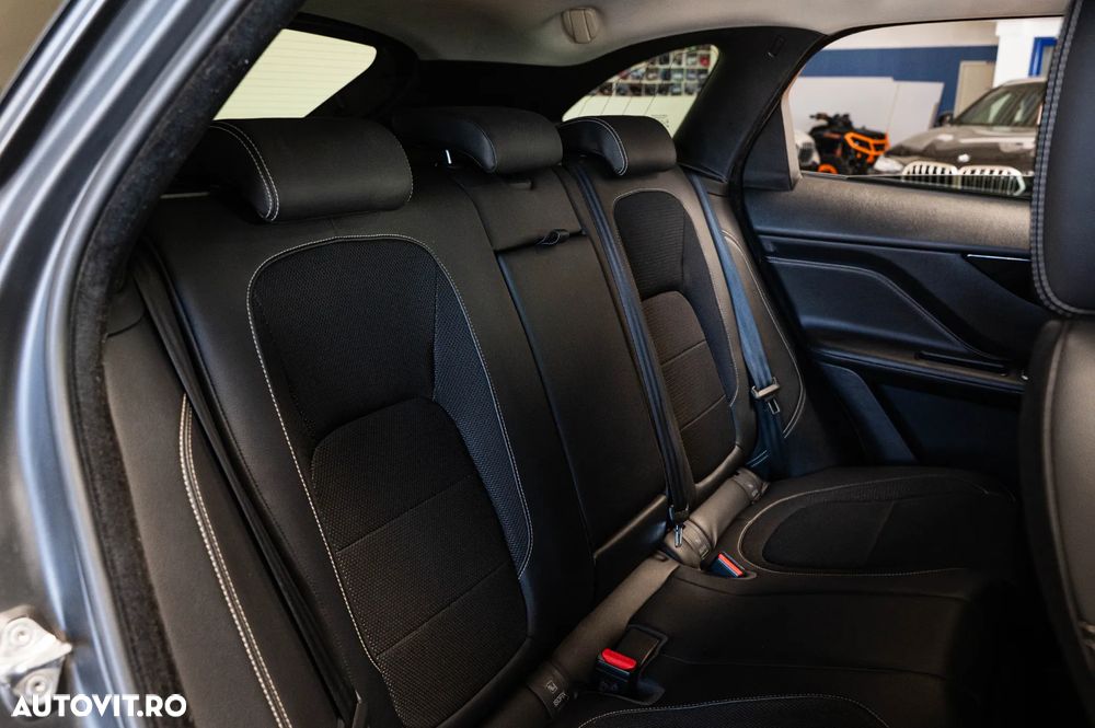 Jaguar F-Pace 20d AWD Aut. R-Sport - 30