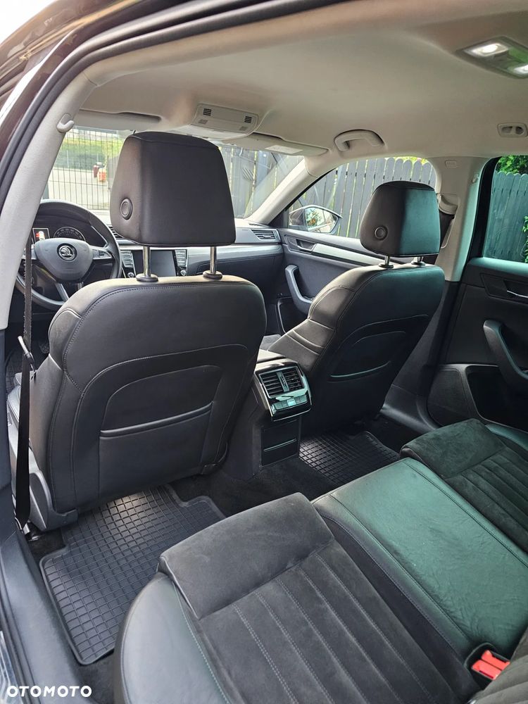 Skoda Superb 2.0 TDI DSG Premium Edition - 11
