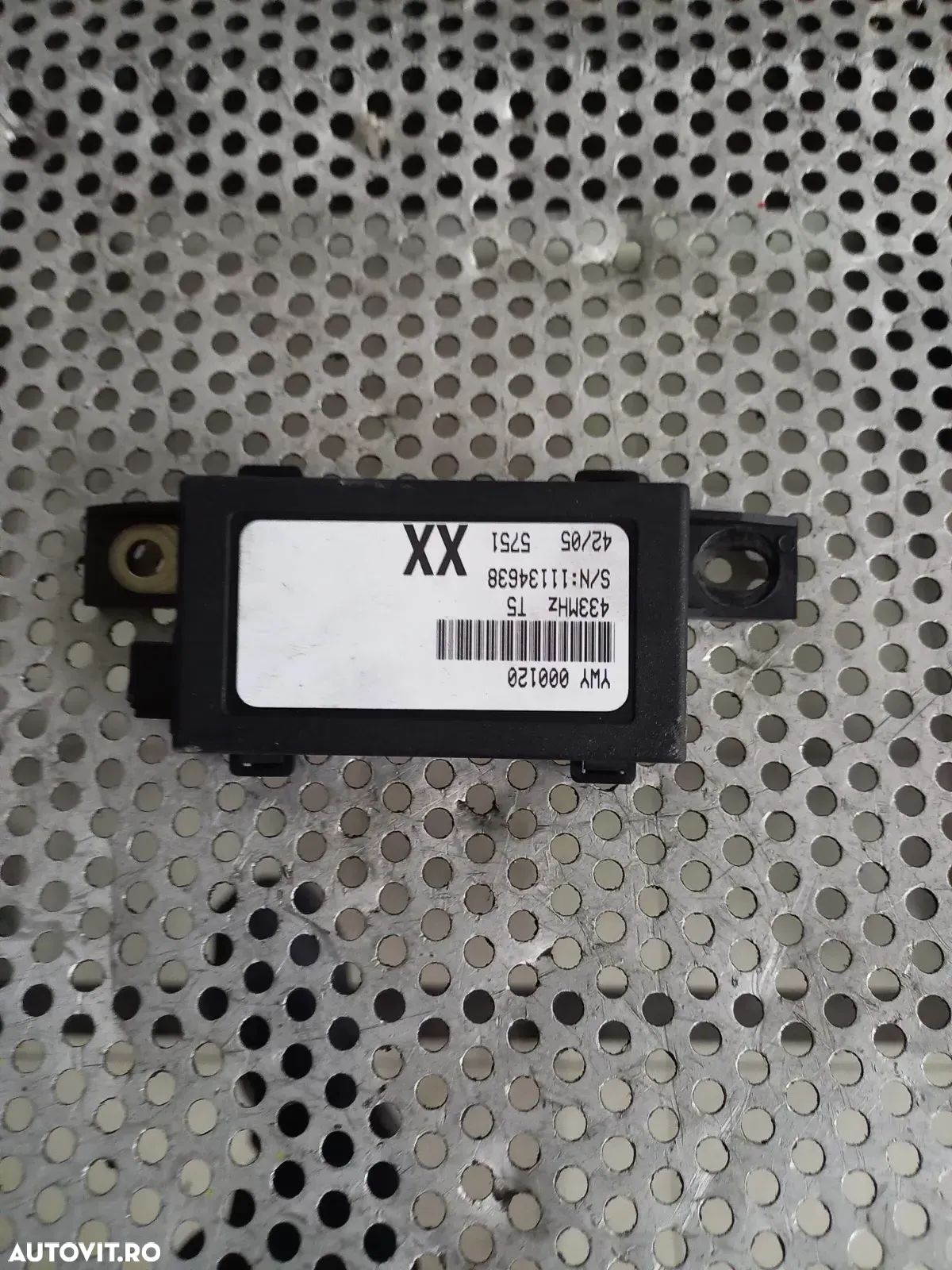 Senzor Alarma Land Rover Range Rover Sport L320 Discovey 3 Motor 276DT An 2005-2006-2007-2008-2009-2010-2011-2012 Cod YWY000120 Dezmembrez Range Rover Sport L320 2.7 Tdv6 Motor 276DT - Dezmembrari Arad - 1