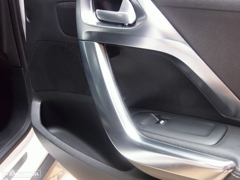 Peugeot 2008 e-HDi FAP 115 STOP & START Business-Line - 12