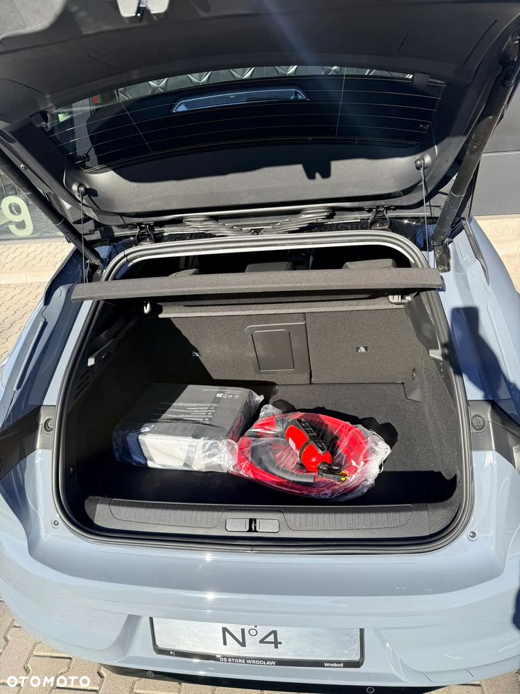 DS Automobiles N°4 E-Tense 58.3kWh Étoile Alcantara - 8