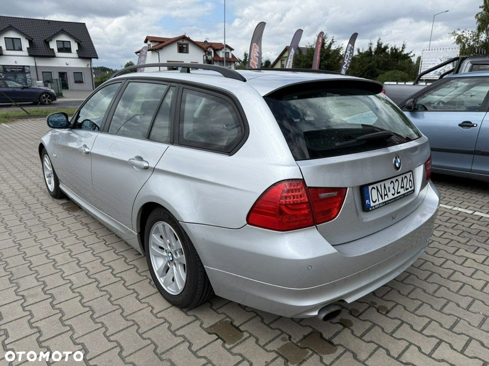 BMW Seria 3 318i Touring - 7