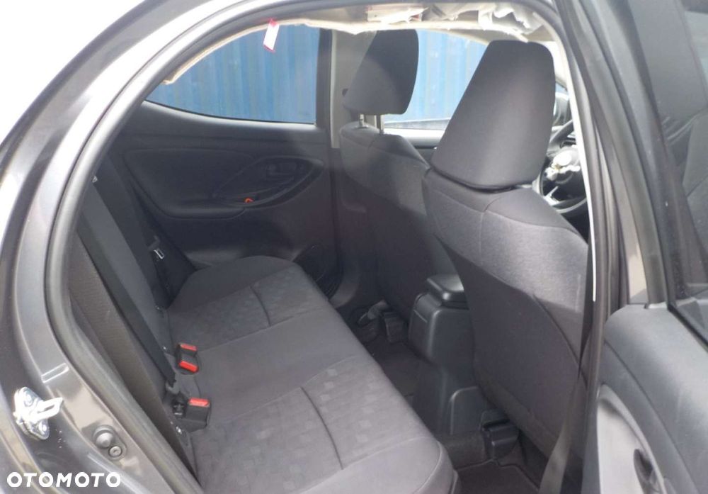 Toyota Yaris - 16