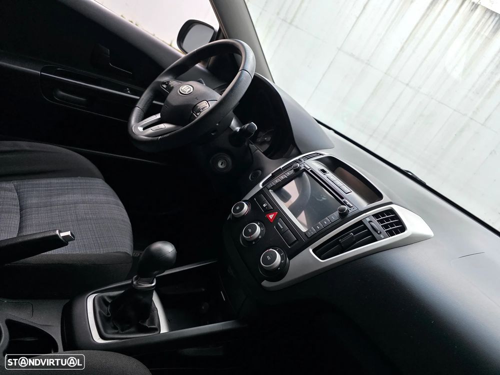 Kia Ceed SW 1.4 CVVT LX ISG - 45