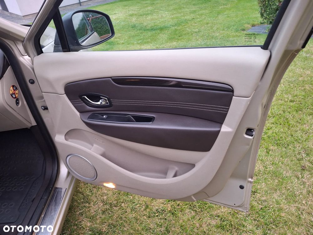 Renault Scenic 1.4 16V TCE Privilege - 15
