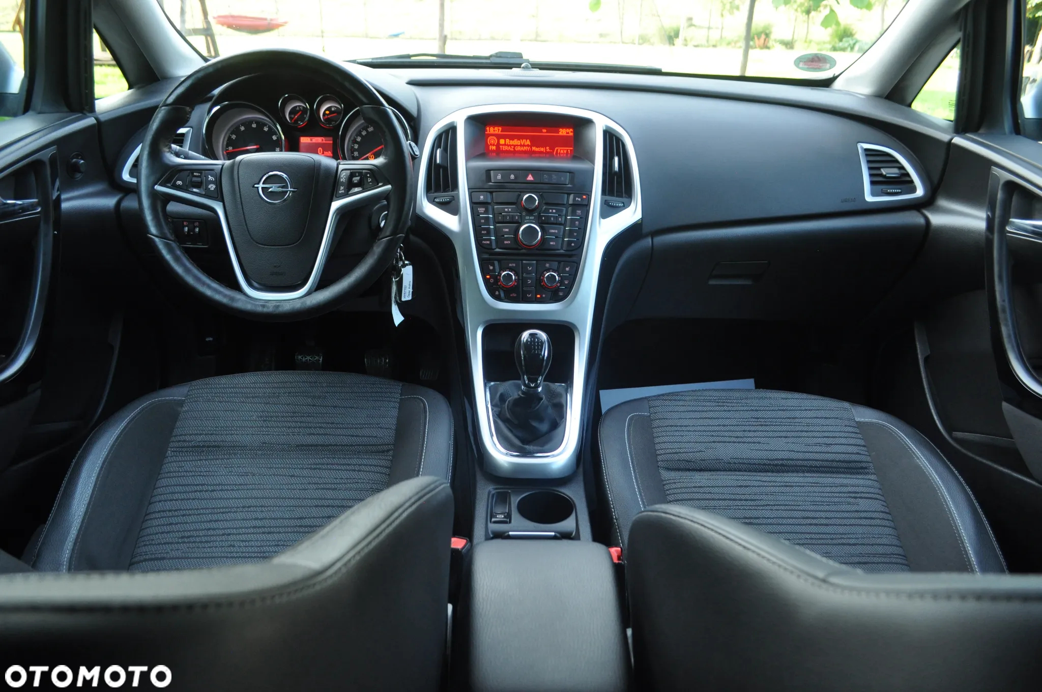 Opel Astra IV 1.4 T Cosmo - 28