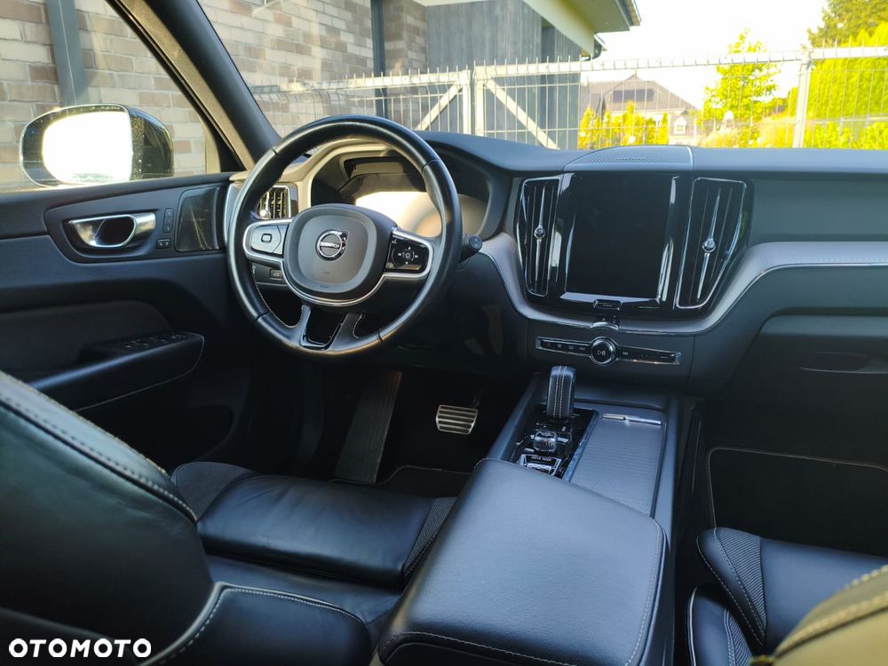 Volvo XC 60 B4 D AWD R-Design - 17