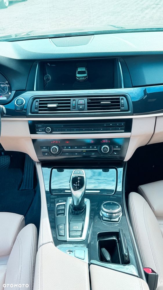 BMW Seria 5 528i xDrive Sport-Aut Luxury Line - 20