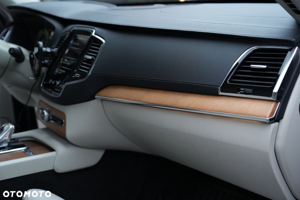 Volvo XC 90 T8 AWD Plug-In Hybrid Inscription 7os - 10