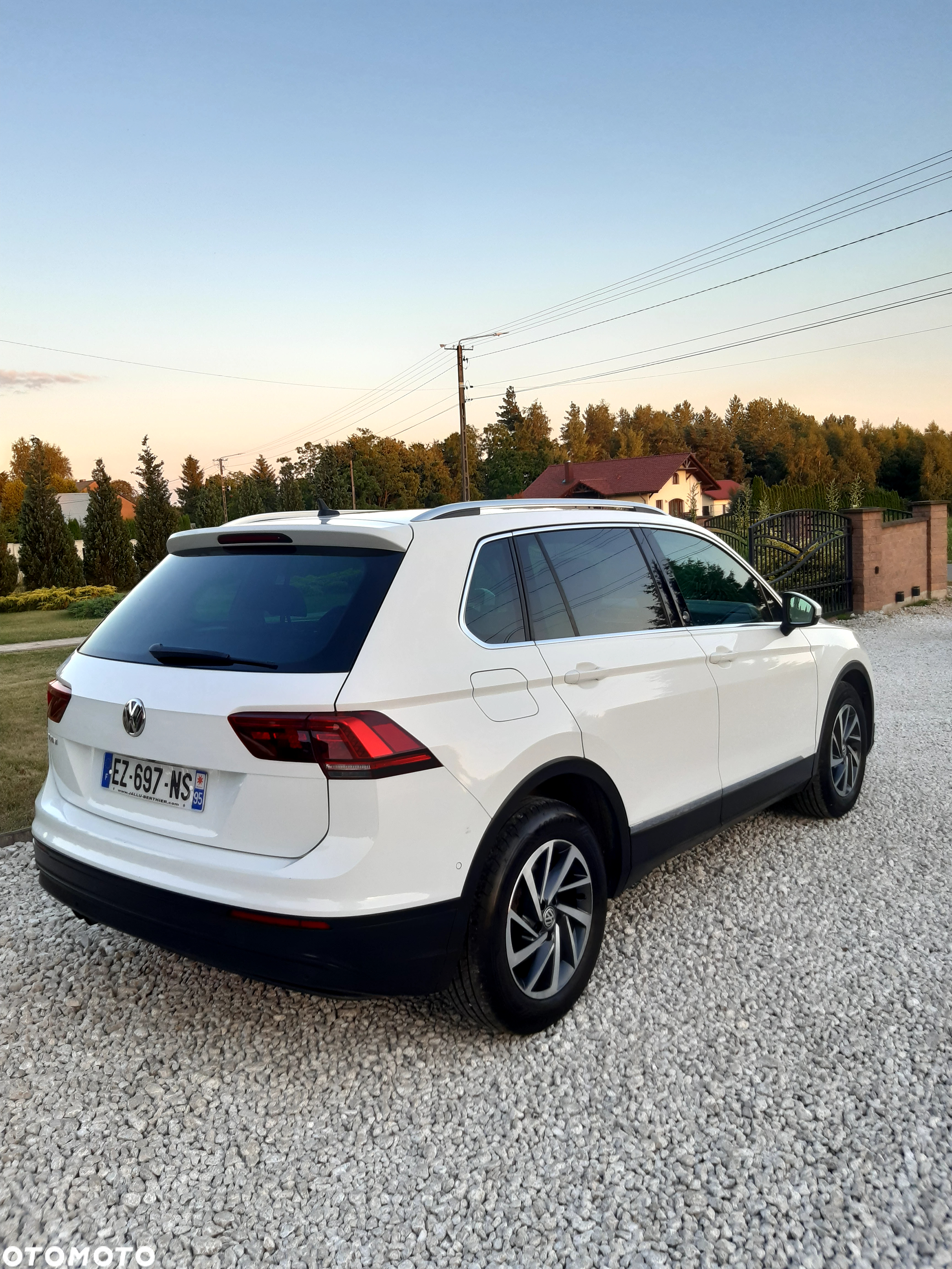 Volkswagen Tiguan - 4