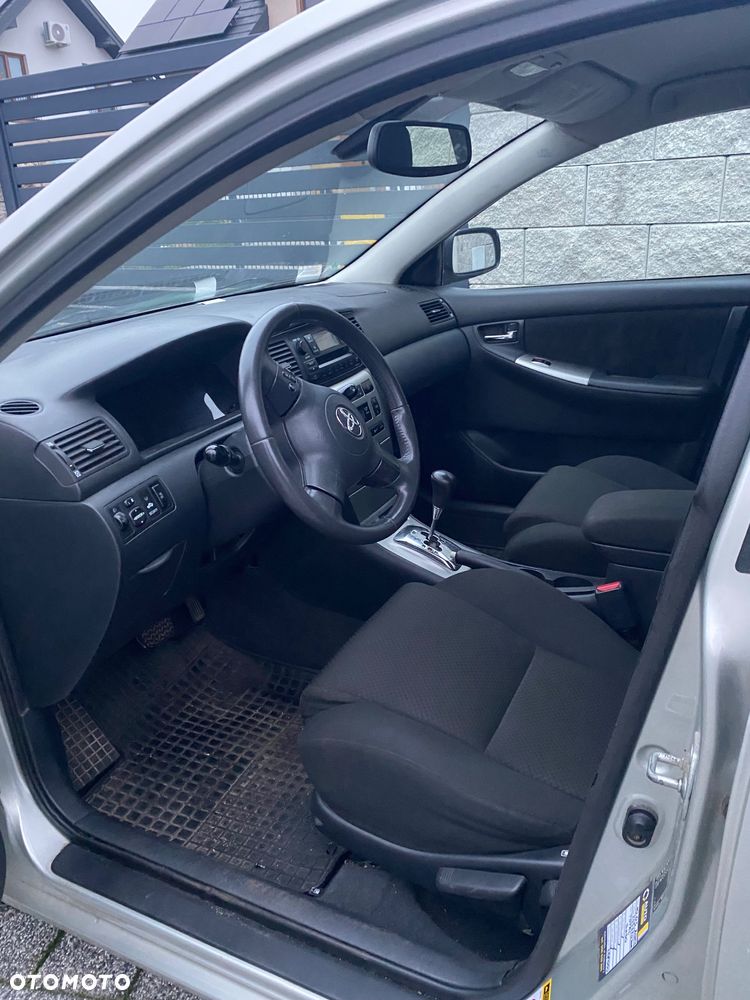 Toyota Corolla - 5