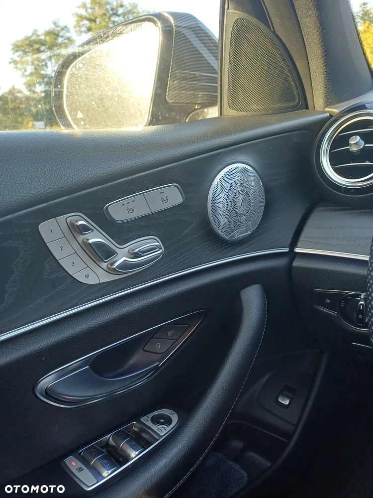 Mercedes-Benz Klasa E 300 9G-TRONIC - 10