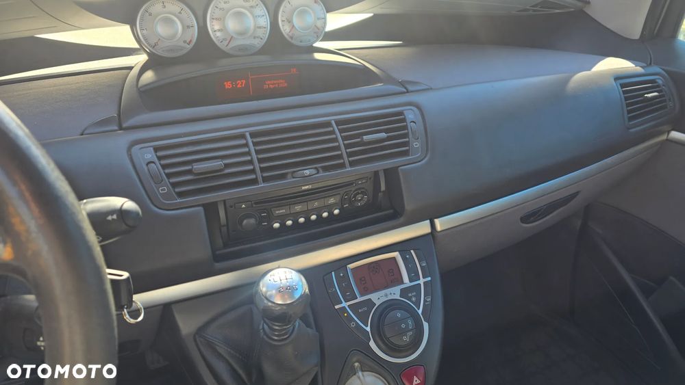 Peugeot 807 2.0 HDi Premium Euro5 - 14